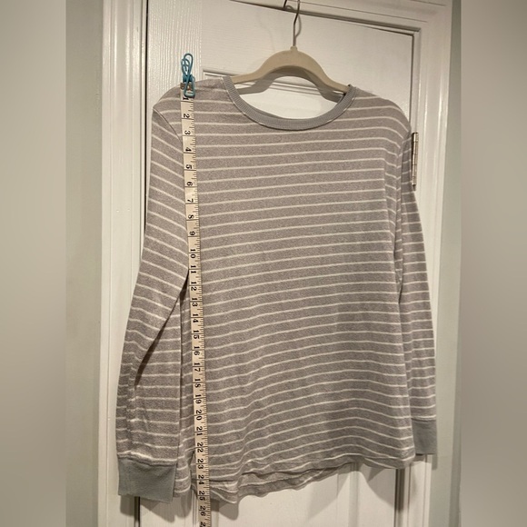 Stars Above Gray White Stripe Crew Neck Soft Plush Long Sleeve Shirt Size M - Picture 6 of 12